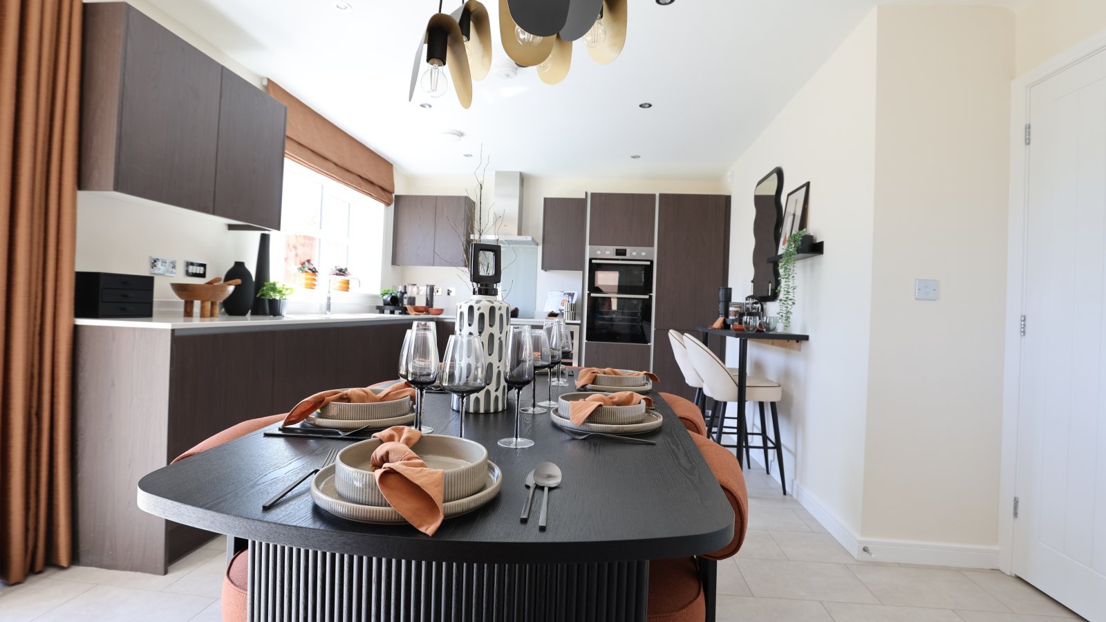 Open plan kitchen and dining room