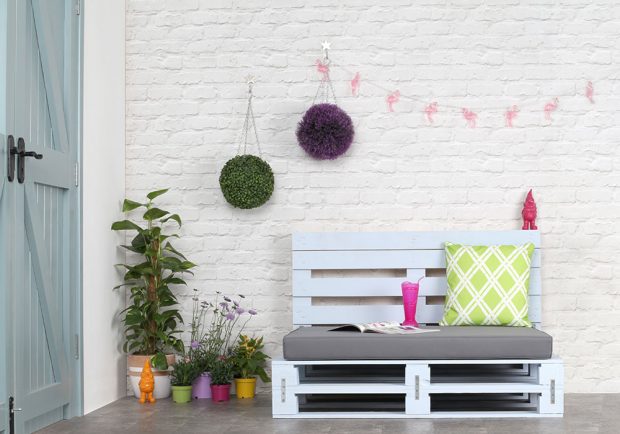 Wall Decoration and Pallet Furniture