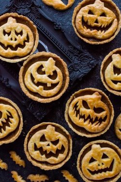 Halloween Pies